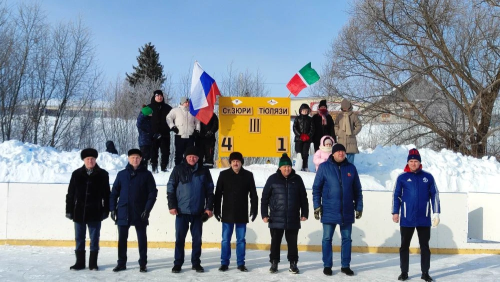 Шәдке авылында  хоккей ярышлары бара