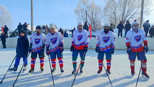 Шәдке авылында  хоккей ярышлары бара