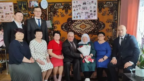 Рәйсә Хәбибулла кызы Исмәгыйлова үзенең 100 яшьлек юбилеен билгеләп уза
