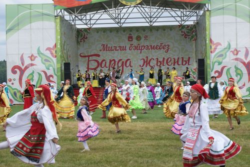 Пермь өлкәсенең Барда муниципаль округында  «Барда җыены» узды
