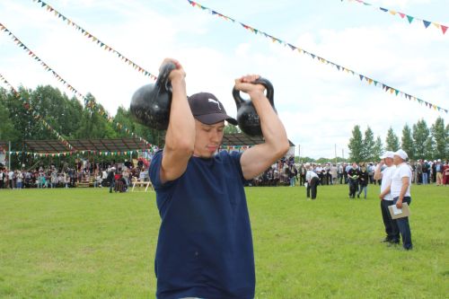 «Теләче сабан туе -2026» - бәйрәм күңелле уеннар белән үрелеп барды