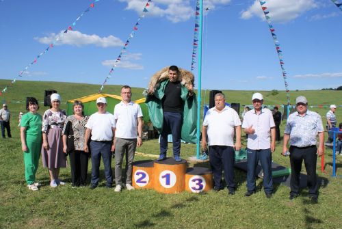 Кече Кибәхуҗада узган сабан туе батыры билгеле