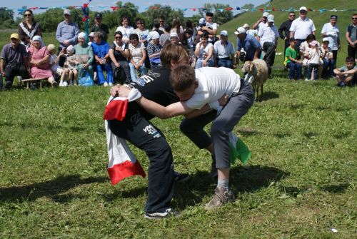 Кече Кибәхуҗада узган сабан туе батыры билгеле
