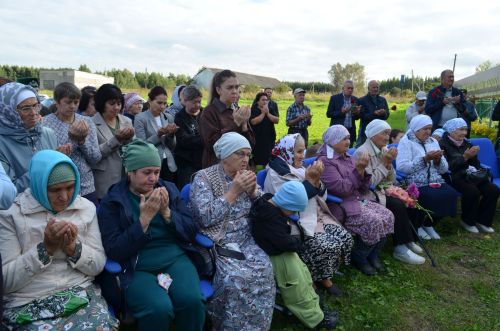 Флүр  Закировның исемен мәңгеләштерү максатыннан һәйкәл ачылды