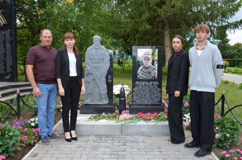 Флүр  Закировның исемен мәңгеләштерү максатыннан һәйкәл ачылды