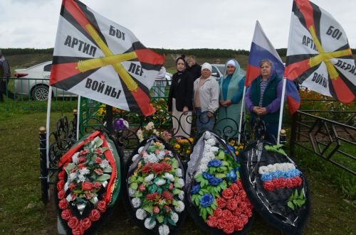 Флүр  Закировның исемен мәңгеләштерү максатыннан һәйкәл ачылды