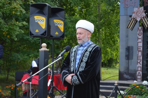 Флүр  Закировның исемен мәңгеләштерү максатыннан һәйкәл ачылды