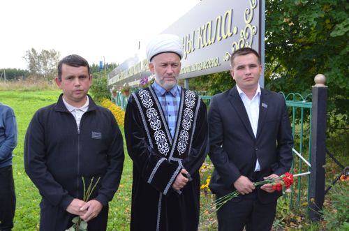 Флүр  Закировның исемен мәңгеләштерү максатыннан һәйкәл ачылды