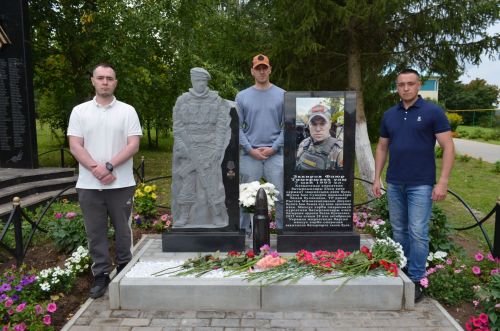 Флүр  Закировның исемен мәңгеләштерү максатыннан һәйкәл ачылды