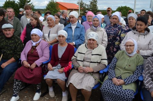 Флүр  Закировның исемен мәңгеләштерү максатыннан һәйкәл ачылды