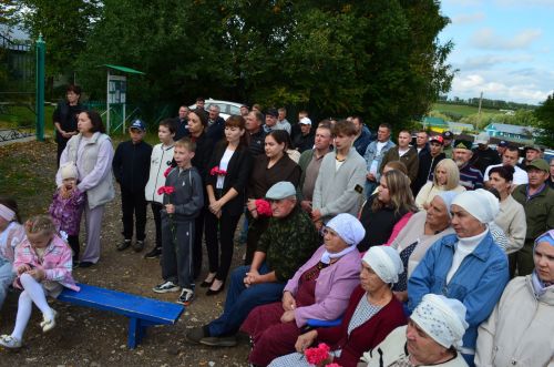 Флүр  Закировның исемен мәңгеләштерү максатыннан һәйкәл ачылды