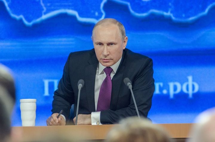 Путин хезмәт хакы һәм пенсия күрсәткечләрен уртача итмәскә өндәде