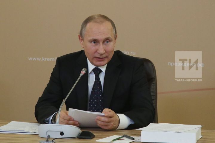 Путин бензин һәм дизель ягулыгына бәяләрне тотрыкландыру турында закон имзалады