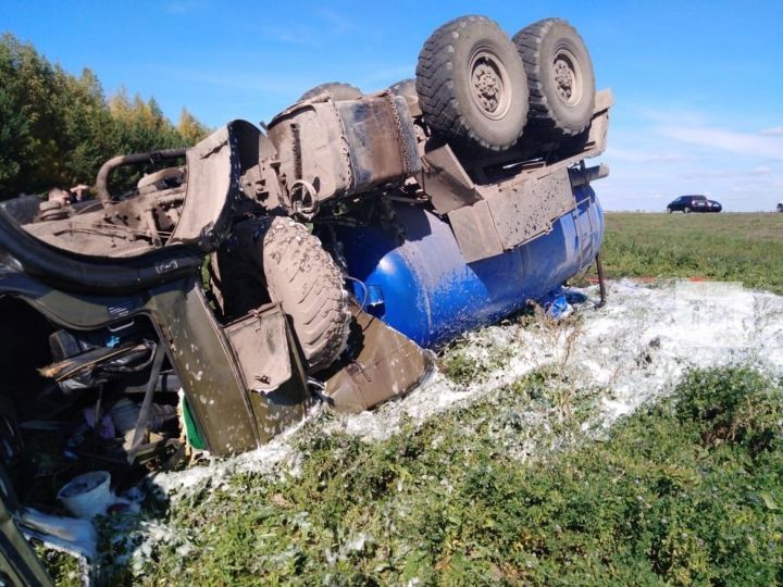 Чирмешән районында әйләнеп капланган автоцистерна йөртүчесе һәлак булган