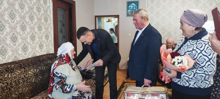 Юбилее белән тәбрикләделәр