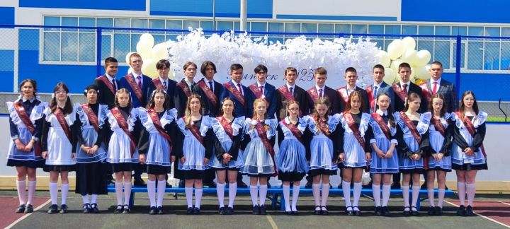 Теләче мәктәбендә “Соңгы кыңгырау” тантанасы узды