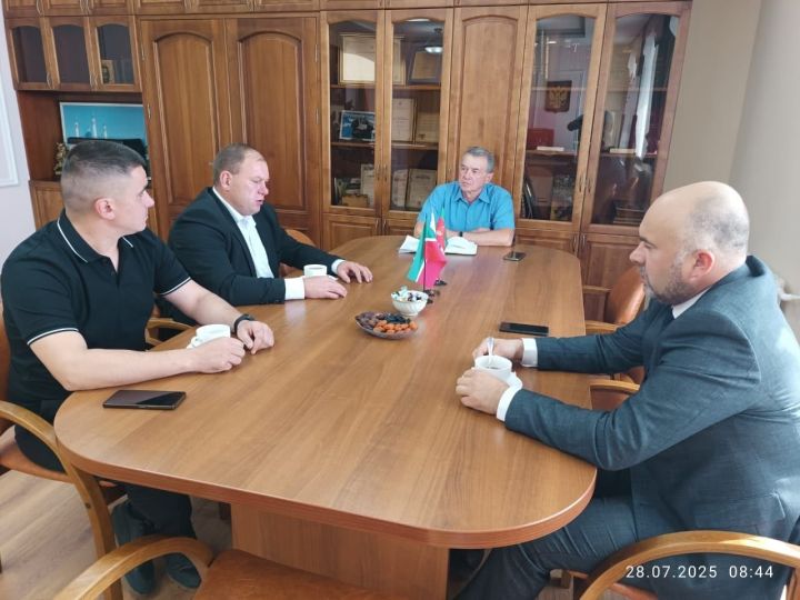 Район башлыгы  махсус хәрби операциядә катнашучылар белән очрашты