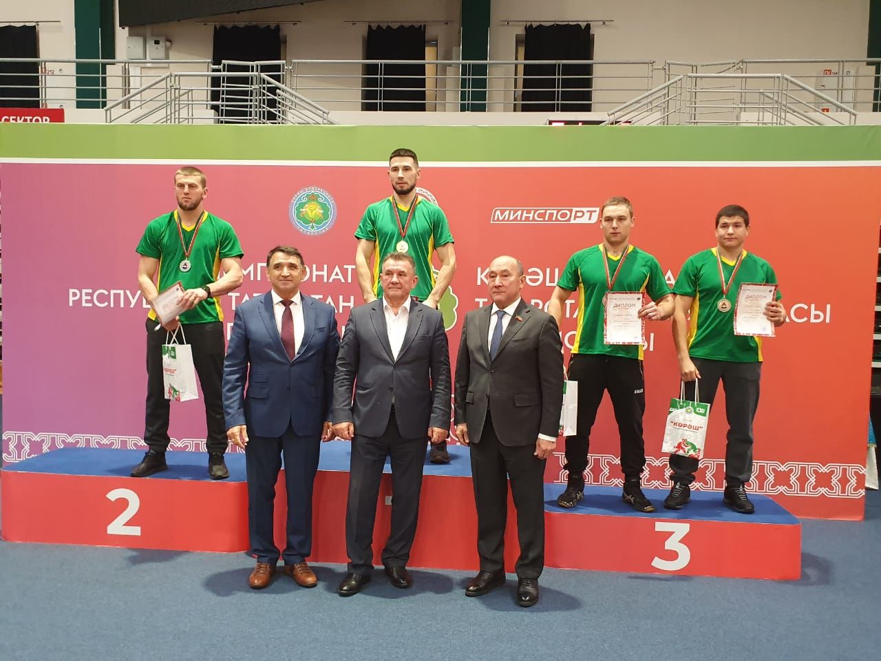 Көрәш буенча 2021 елгы Татарстан чемпионатының җиңүчеләре
