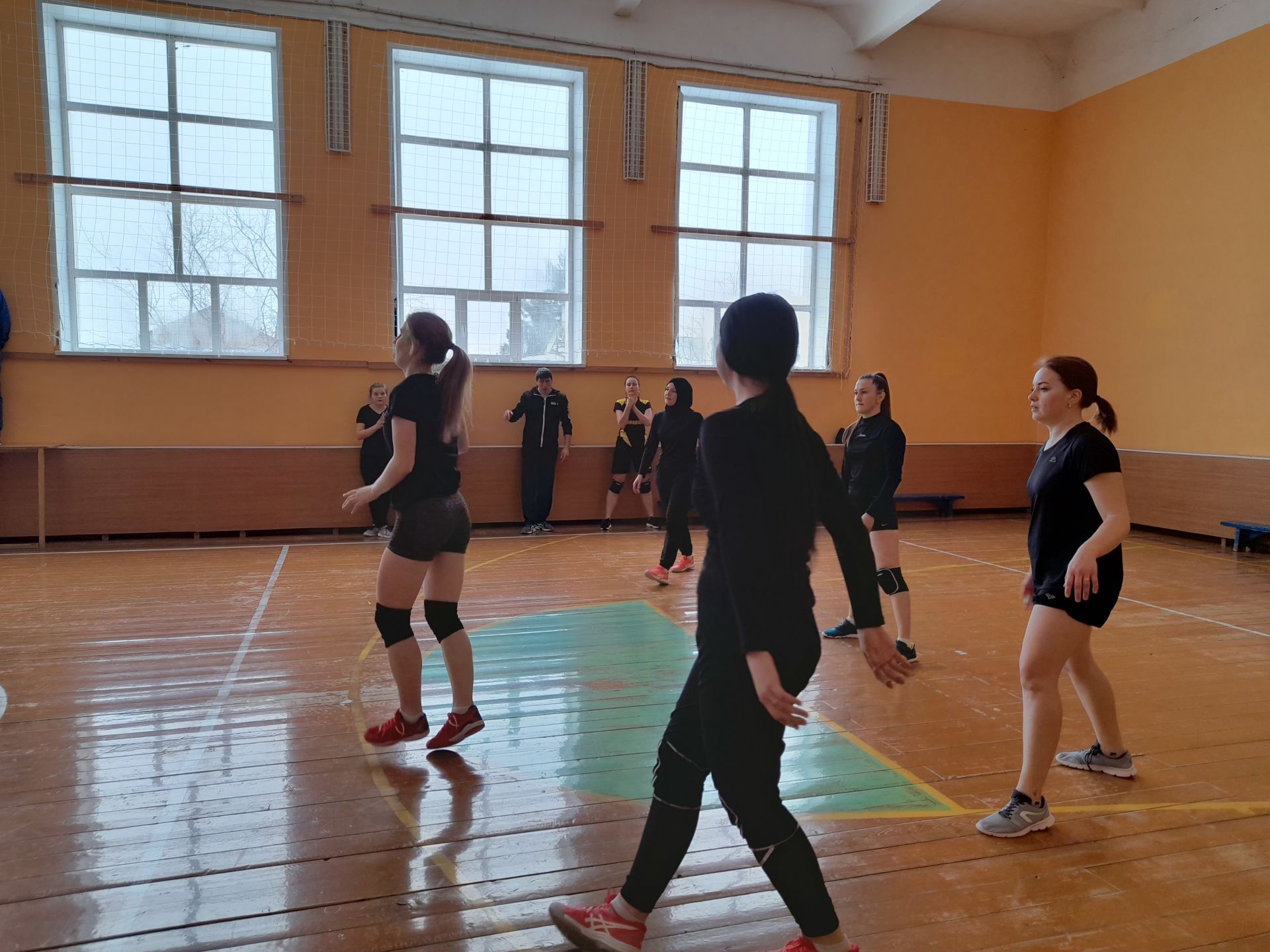 Шәтке урта мәктәбе базасында  физик культура укытучысы булып эшләгән  Гыйлемҗан Габделбәр улы  Мингалиев истәлегенә волейбол ярышлары узды