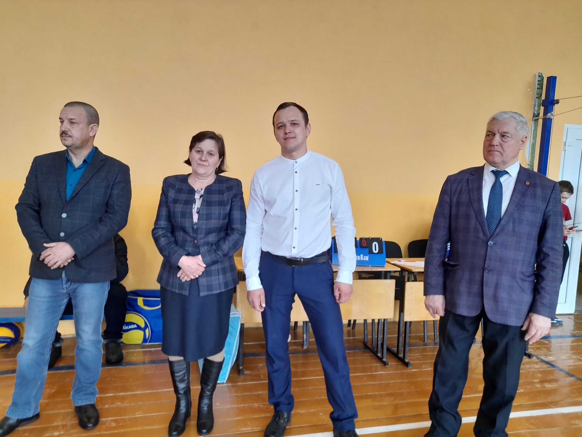 Шәтке урта мәктәбе базасында  физик культура укытучысы булып эшләгән  Гыйлемҗан Габделбәр улы  Мингалиев истәлегенә волейбол ярышлары узды