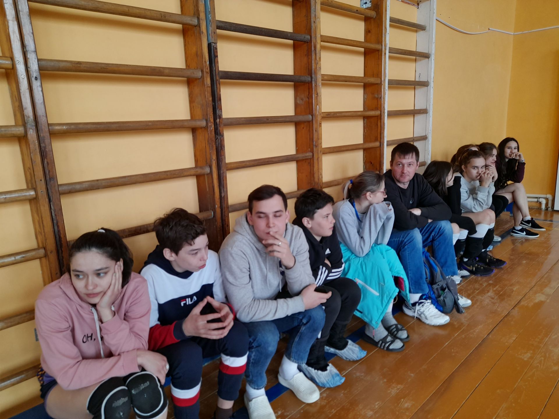 Шәтке урта мәктәбе базасында  физик культура укытучысы булып эшләгән  Гыйлемҗан Габделбәр улы  Мингалиев истәлегенә волейбол ярышлары узды