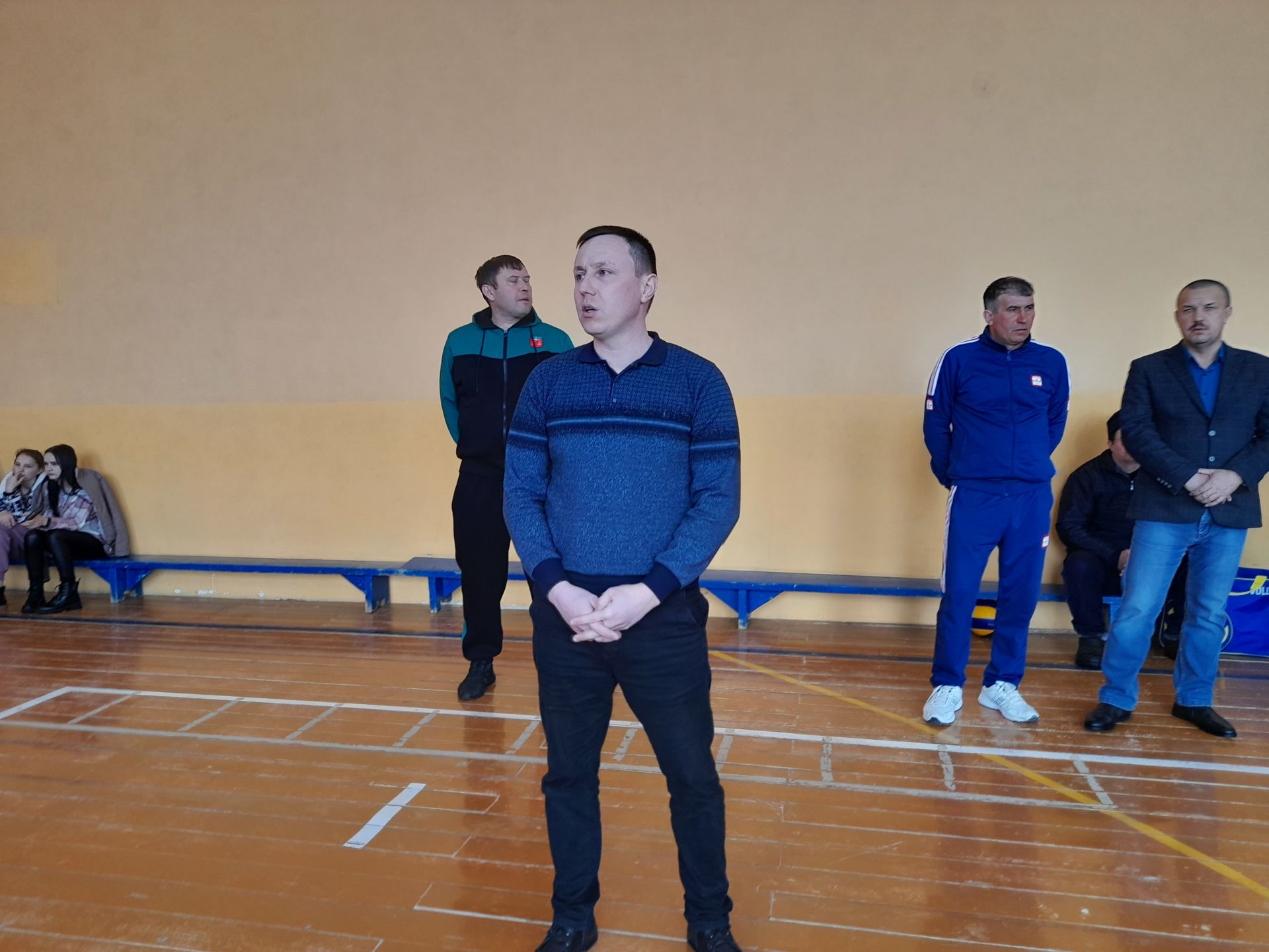 Шәтке урта мәктәбе базасында  физик культура укытучысы булып эшләгән  Гыйлемҗан Габделбәр улы  Мингалиев истәлегенә волейбол ярышлары узды