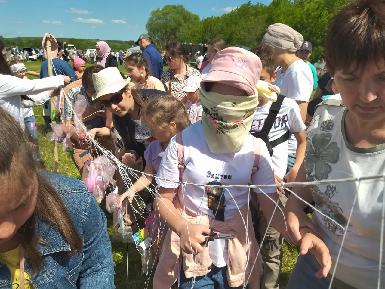 Сабантуй -  олысын-кечесен, туганнарны, сыйныфташларны бер мәйданга җыйный алган  матур бәйрәм