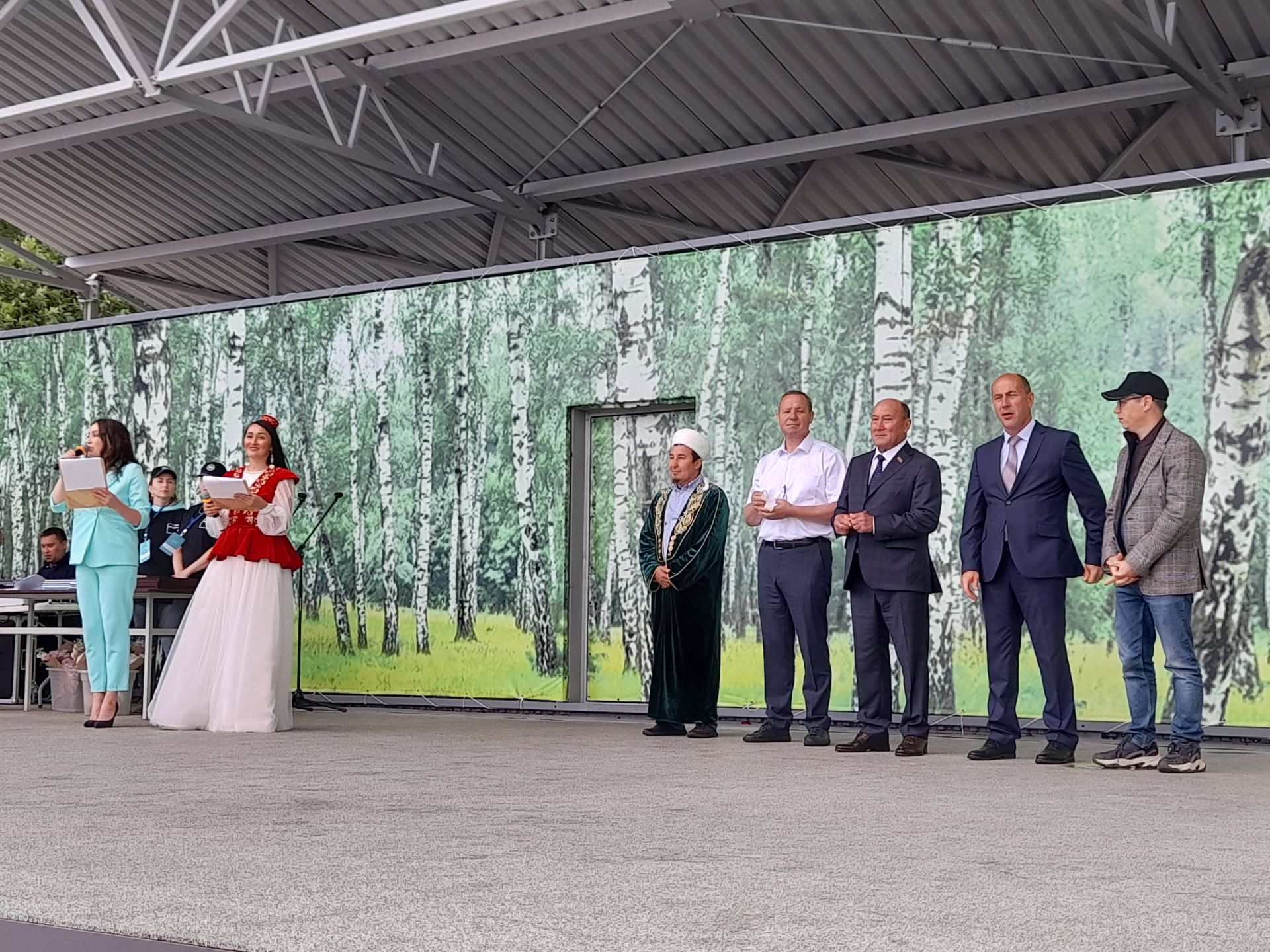 Бүген Саба районының “Сабантуй” мәдәни-спорт комплексында «ТАТМЕДИА» акционерлык җәмгыяте оешуга 15 ел тулу уңаеннан журналистлар сабантуе үткәрелде