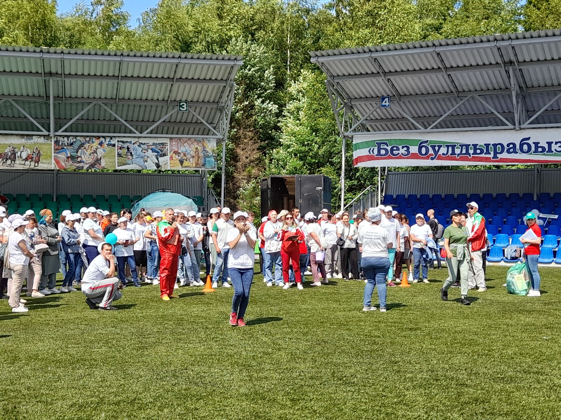 Бүген Саба районының “Сабантуй” мәдәни-спорт комплексында «ТАТМЕДИА» акционерлык җәмгыяте оешуга 15 ел тулу уңаеннан журналистлар сабантуе үткәрелде