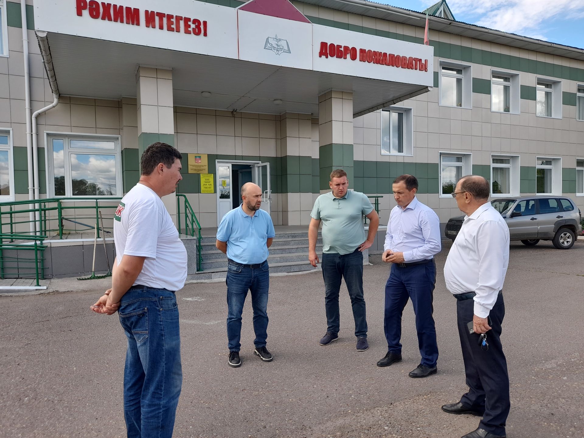 Район җитәкчесе республика программасы нигезендә төзекләндерелүче объектларда булды