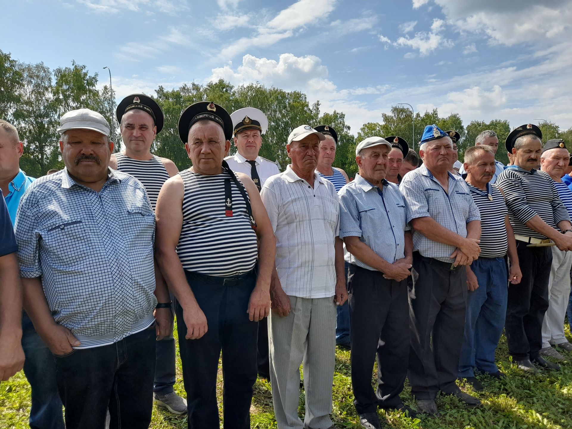 Теләче Дан аллеясында, хәрби диңгез флоты көне уңаеннан һәйкәл ачылды