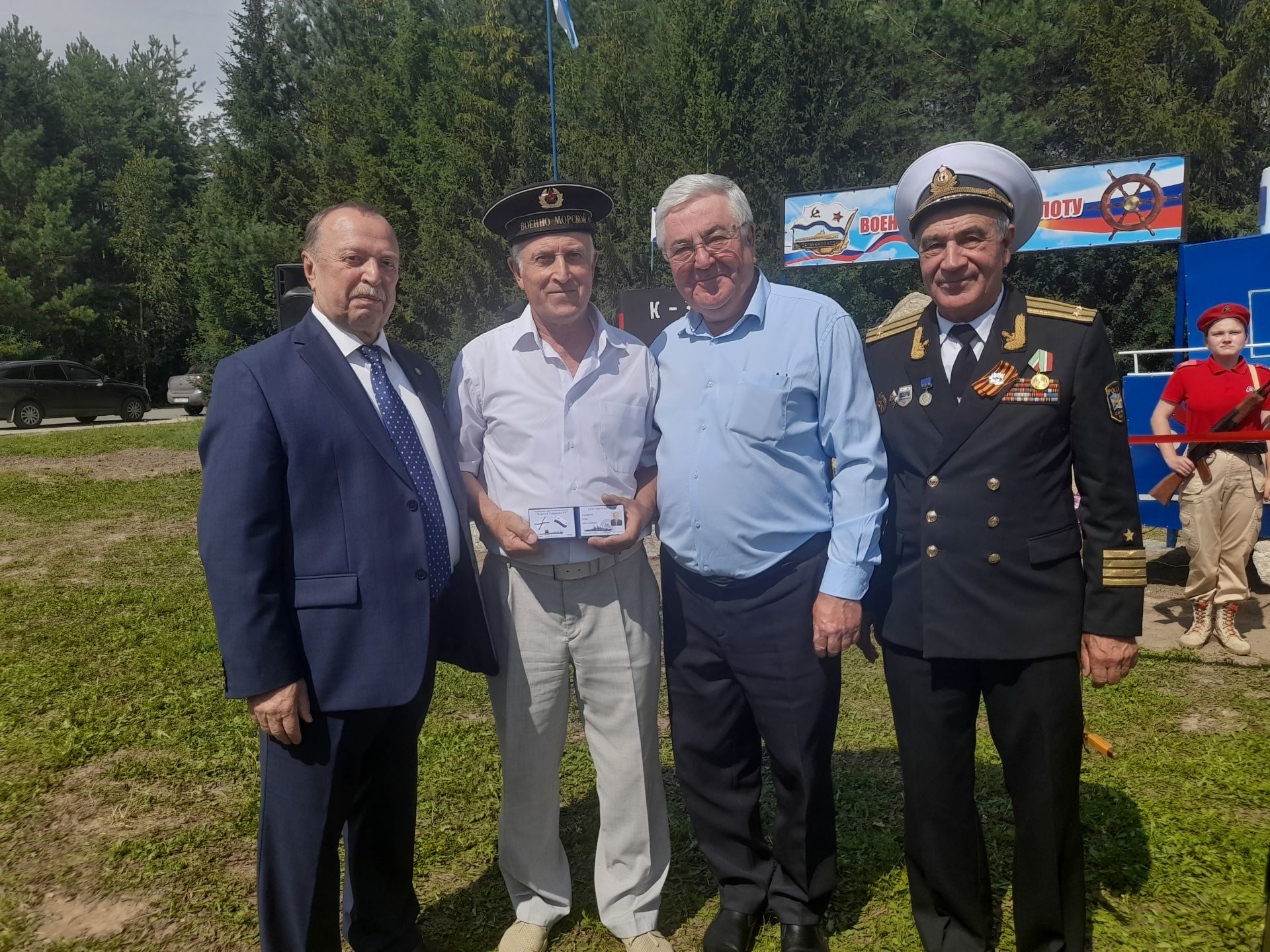 Теләче Дан аллеясында, хәрби диңгез флоты көне уңаеннан һәйкәл ачылды