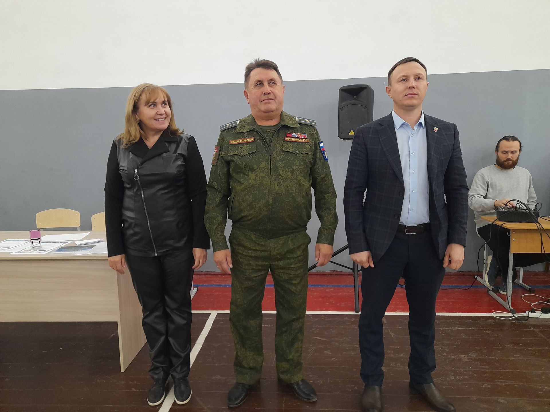 Якынлашып  килүче  Әтиләр көне уңаеннан  Теләче урта мәктәбендә чара узды