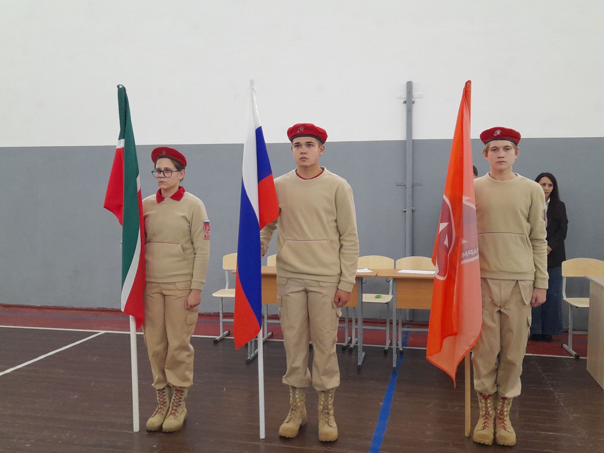 Якынлашып  килүче  Әтиләр көне уңаеннан  Теләче урта мәктәбендә чара узды