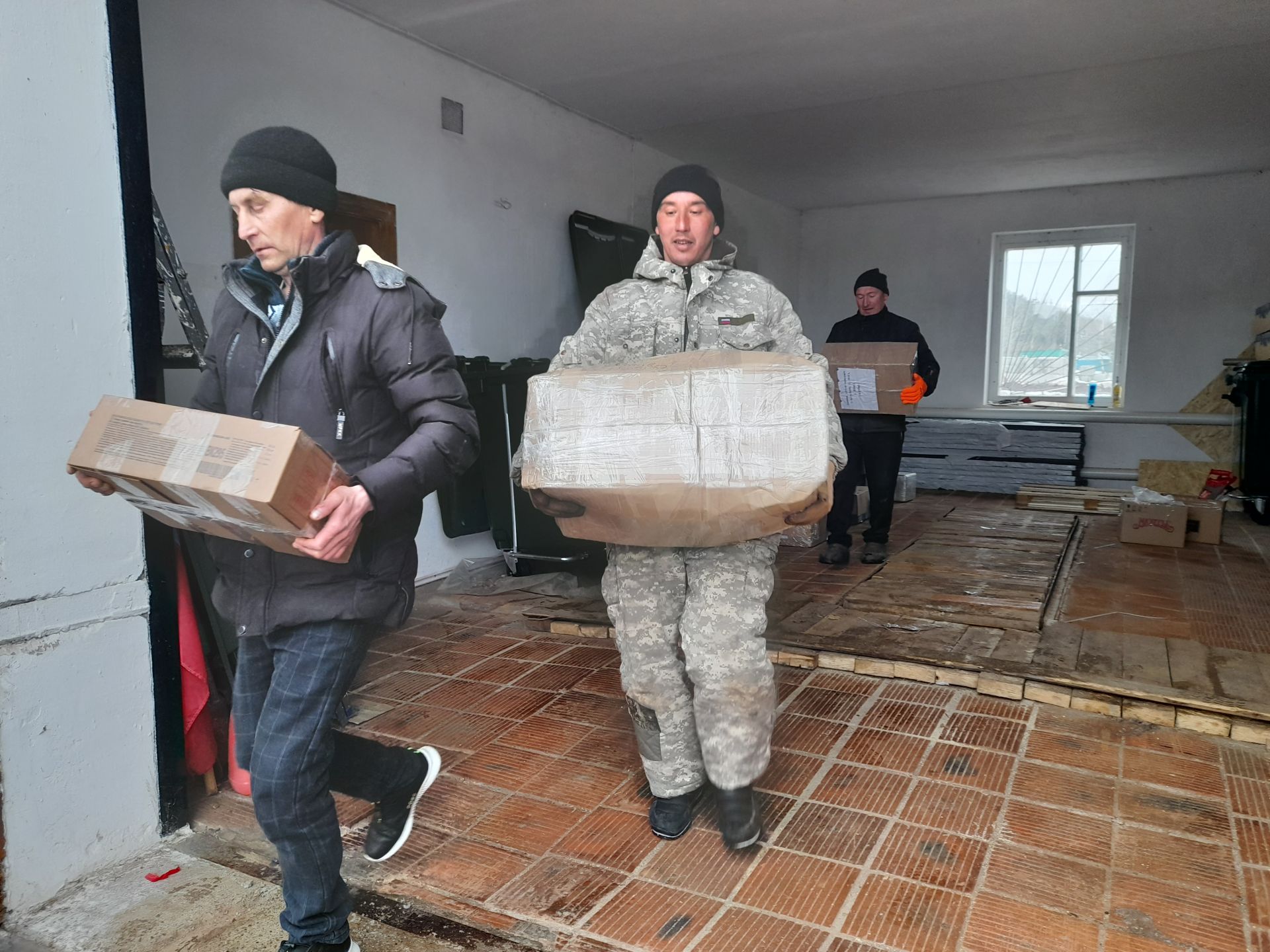 Хәрби хезмәттә булган якташларыбызга чираттагы ярдәм җыйнап озатылды