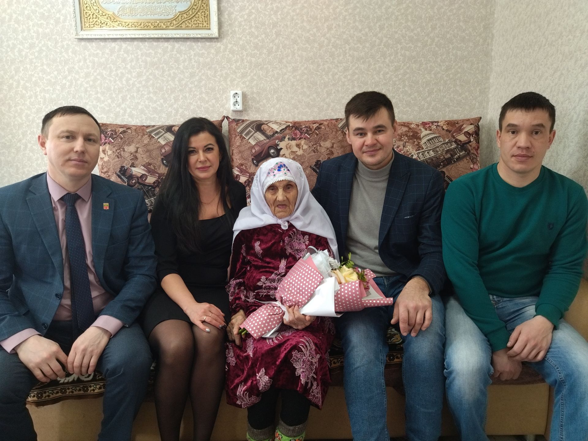 Дилбәр апа Габдрахманова 90 яшьлек юбилеен каршылады