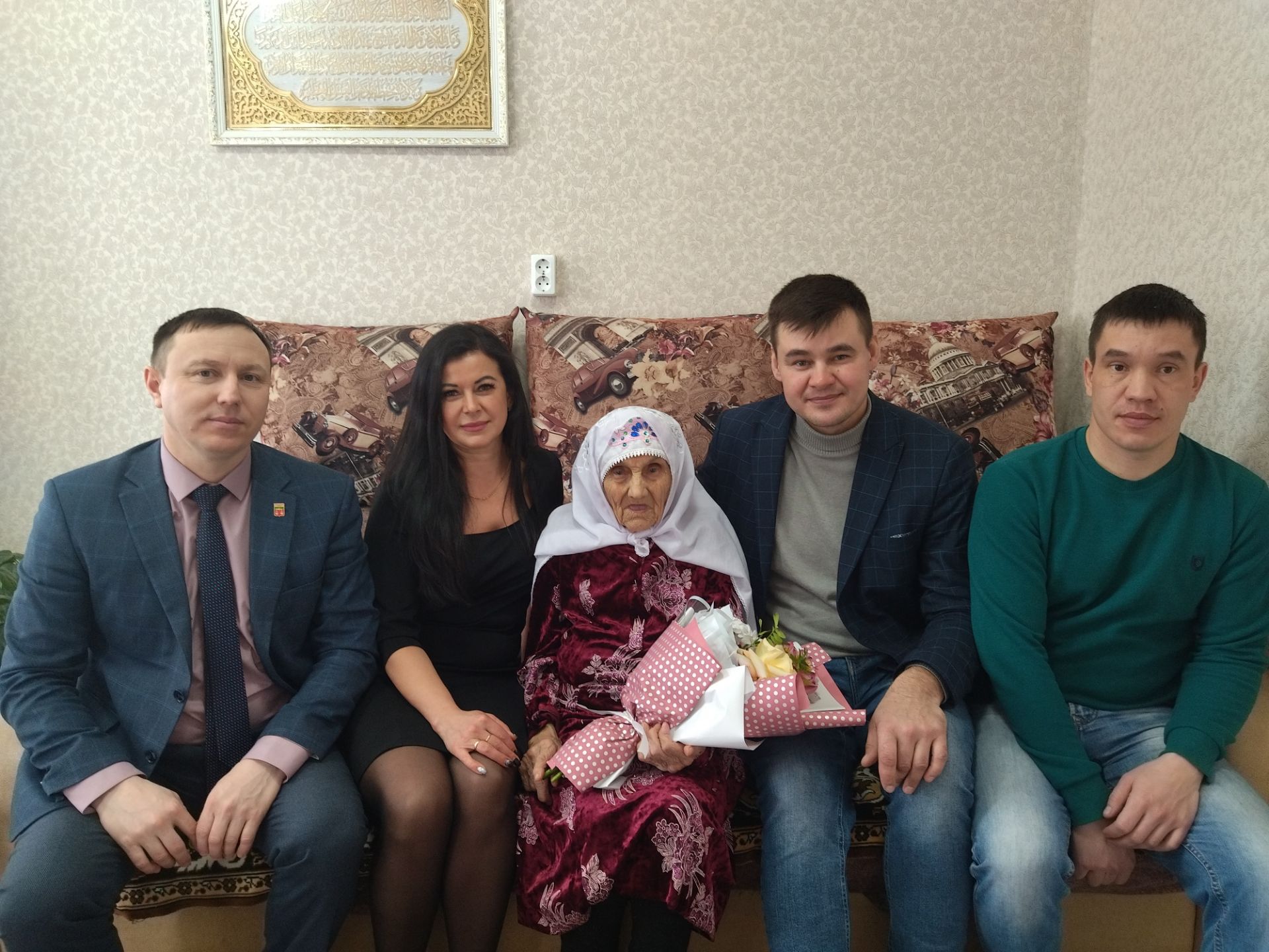Дилбәр апа Габдрахманова 90 яшьлек юбилеен каршылады