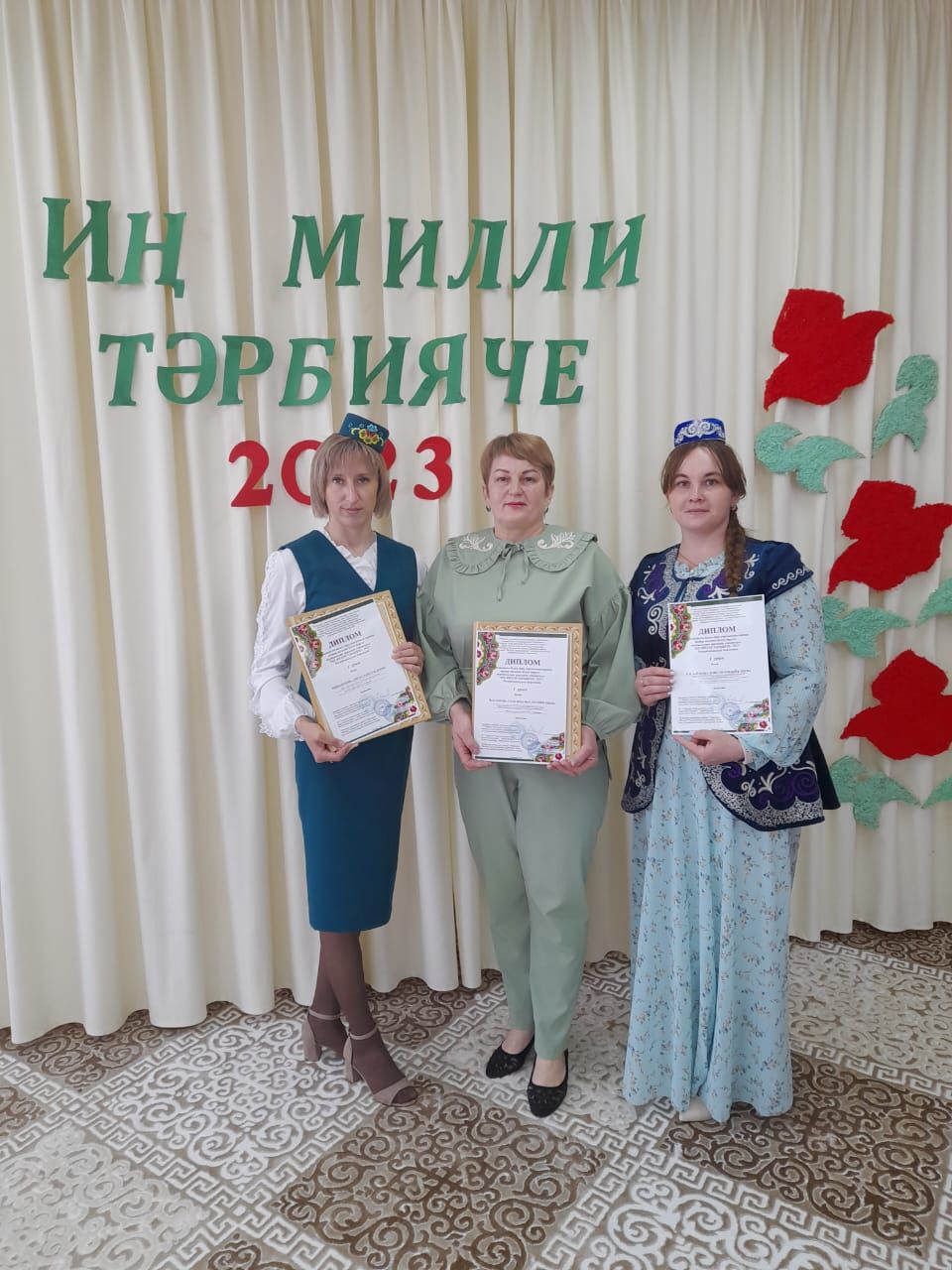 “Иң милли тәрбияче” бәйгесендә катнашып