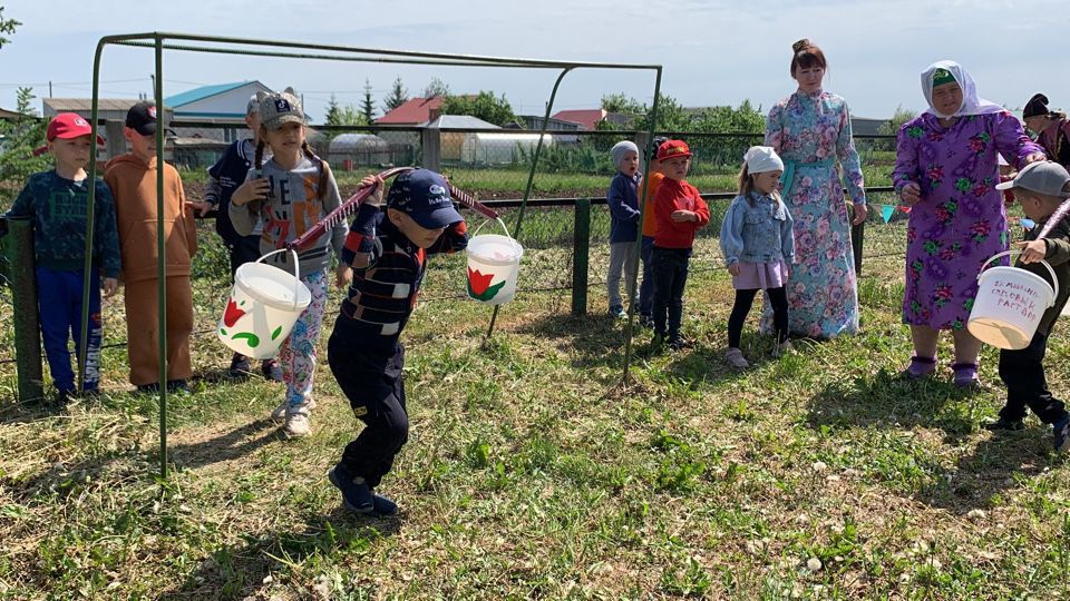 Теләченең беренче номерлы балалар бакчасында -  Сабантуй