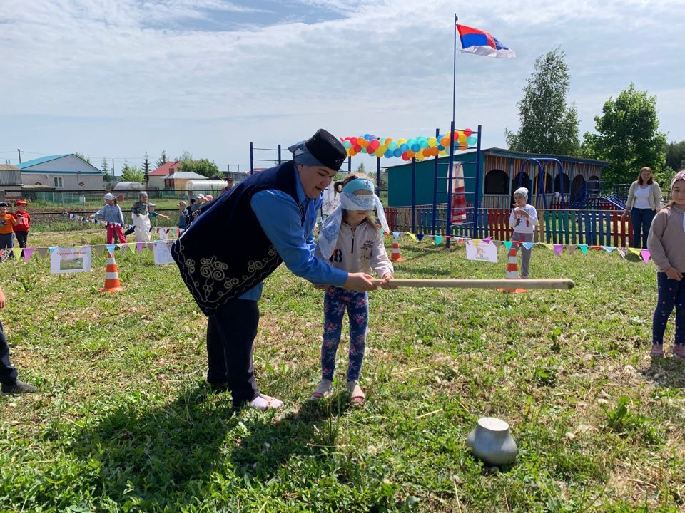 Теләченең беренче номерлы балалар бакчасында -  Сабантуй