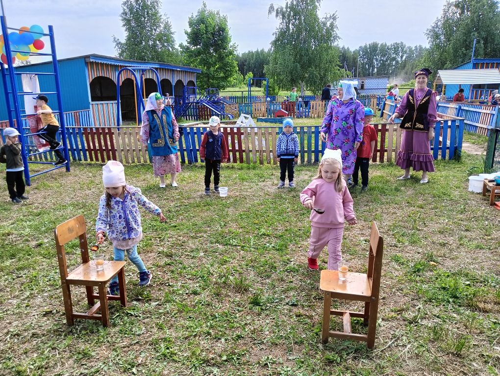 Теләченең беренче номерлы балалар бакчасында -  Сабантуй