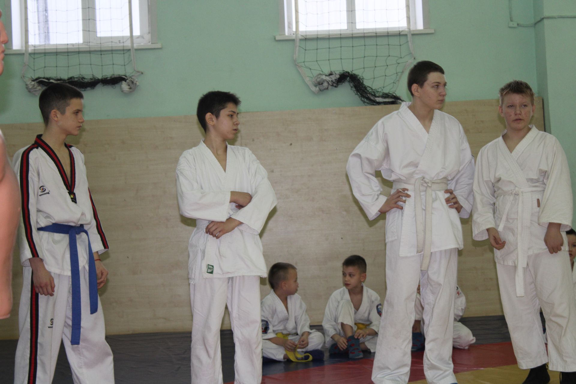 Имтихан тапшырып, яңа төстәге билбаулар алдылар