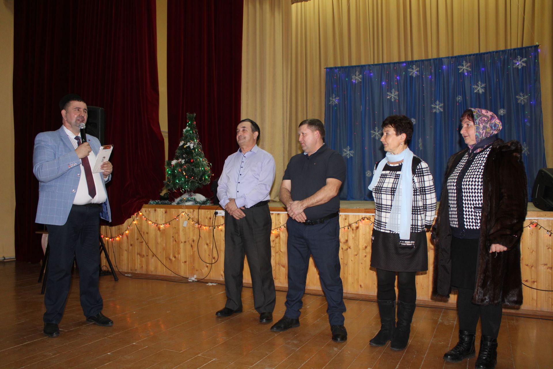 Югары Кибәхуҗада күңелле яңа ел кичәсе узды