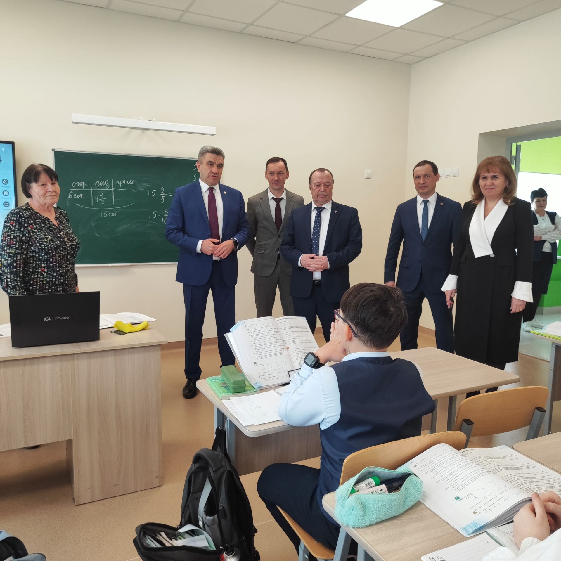 Татарстан Республикасының Мәгариф һәм фән министры Илсур Һадиуллин районга эш сәфәре белән килде