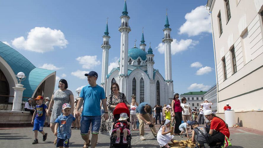 Җәйнең беренче көнендә Теләче егет- кызлары «Ялкын фест» үткән Казан Кремлендә булдылар