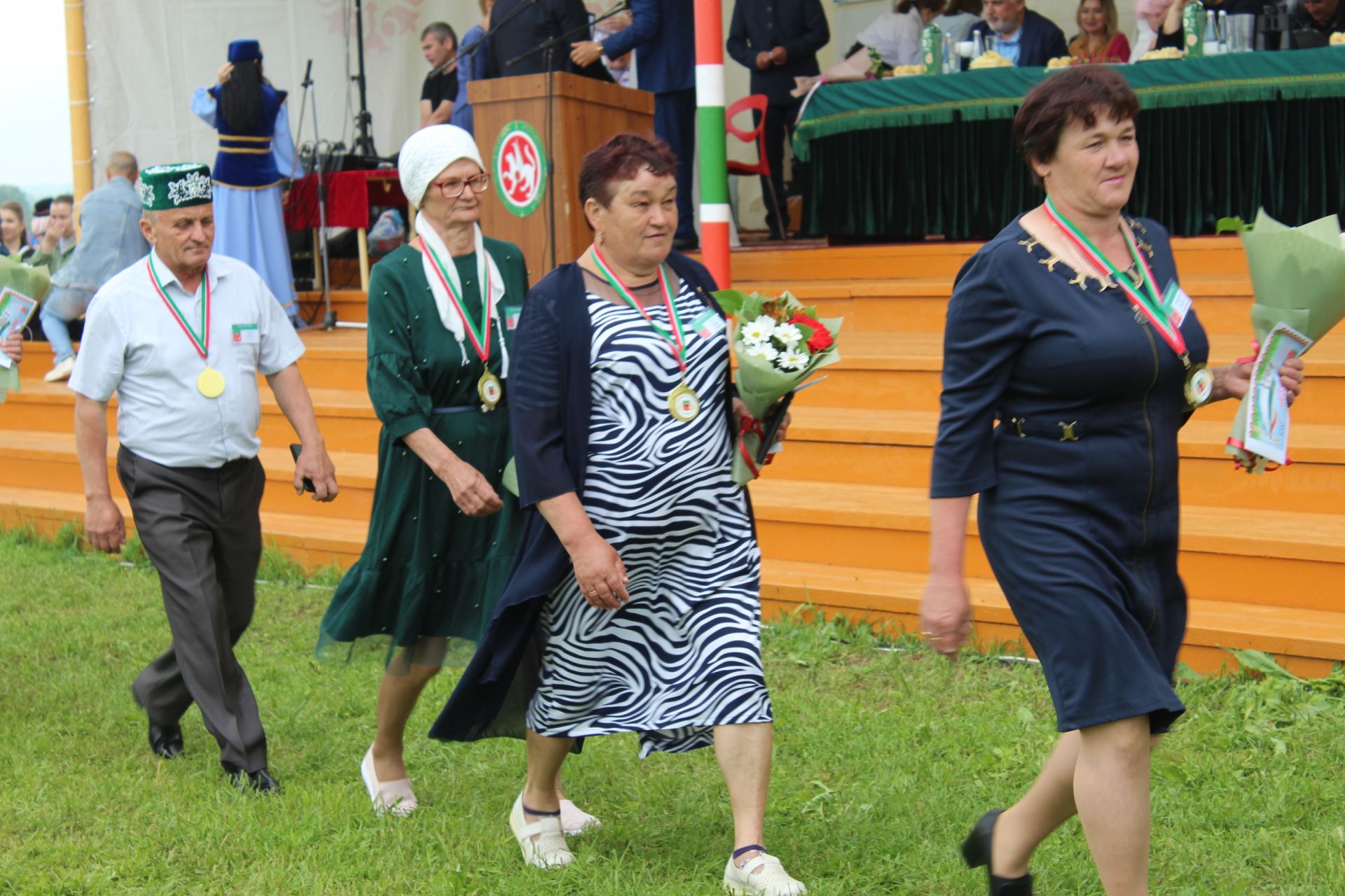 «Икмәк булса, җыр да була»:  сабантуенда алдынгыларны бүләкләделәр