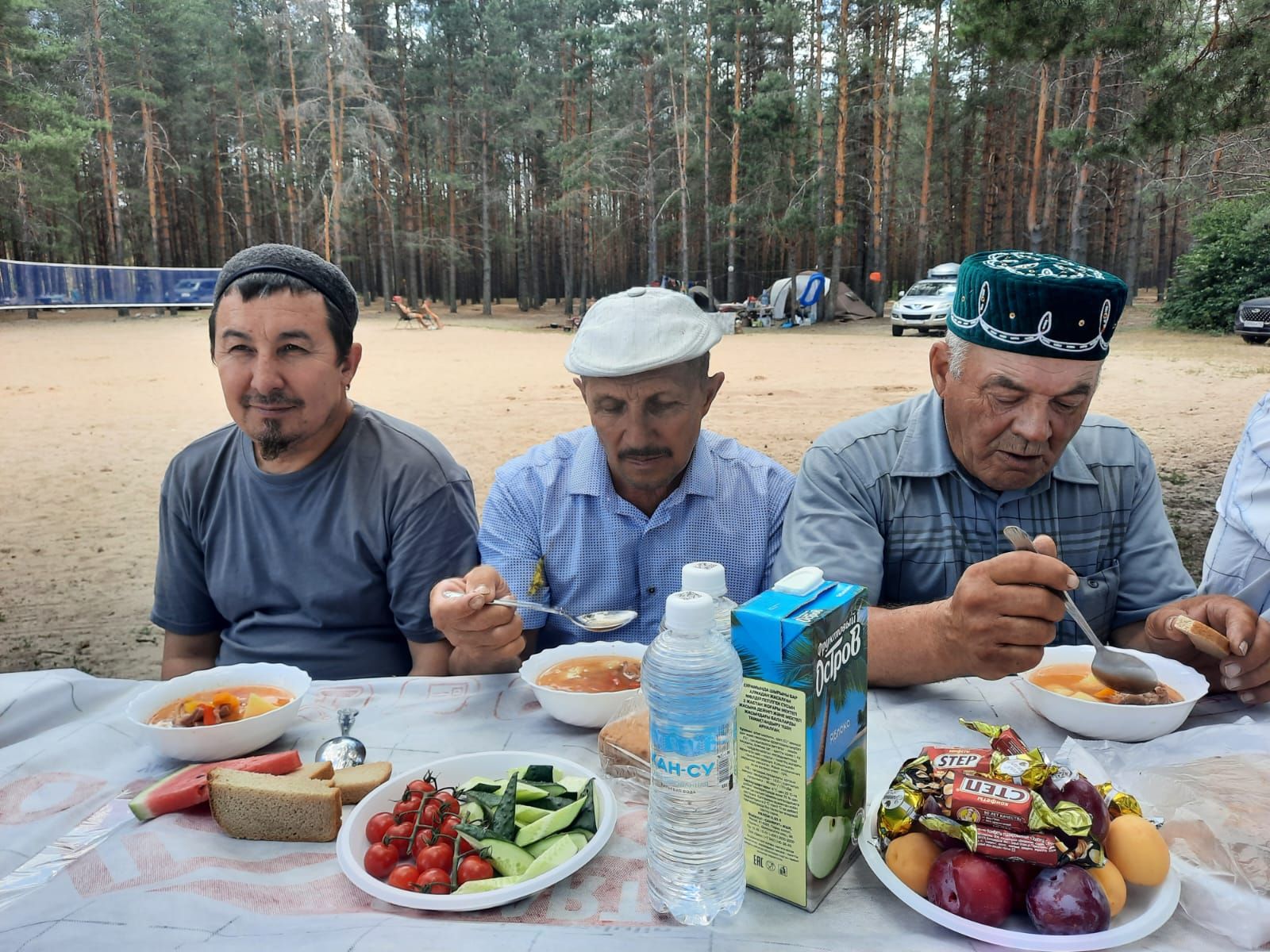 Кабат Суслонгер лагерында булып кайттылар