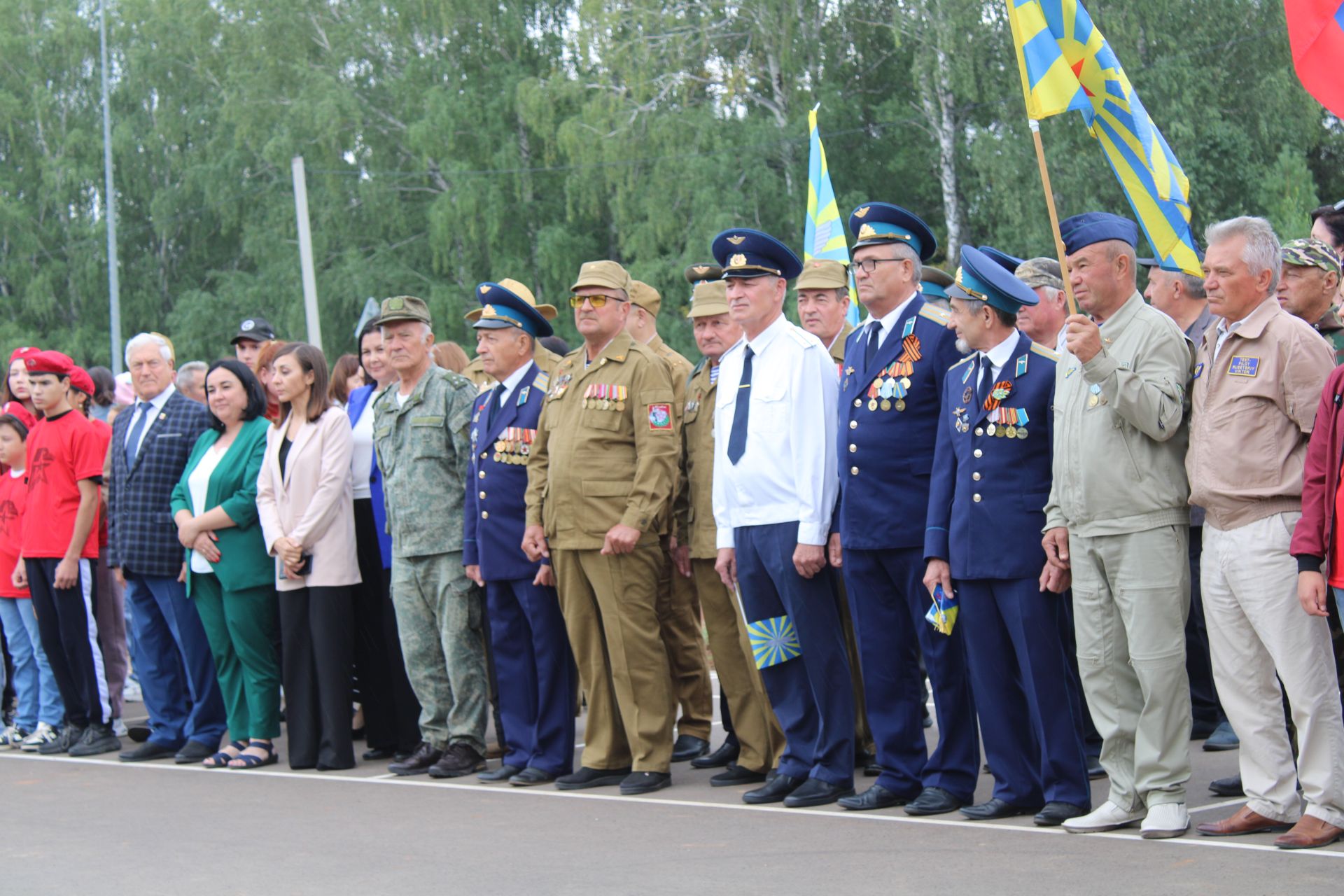 «Ансат» вертолеты озатып кала, каршы ала