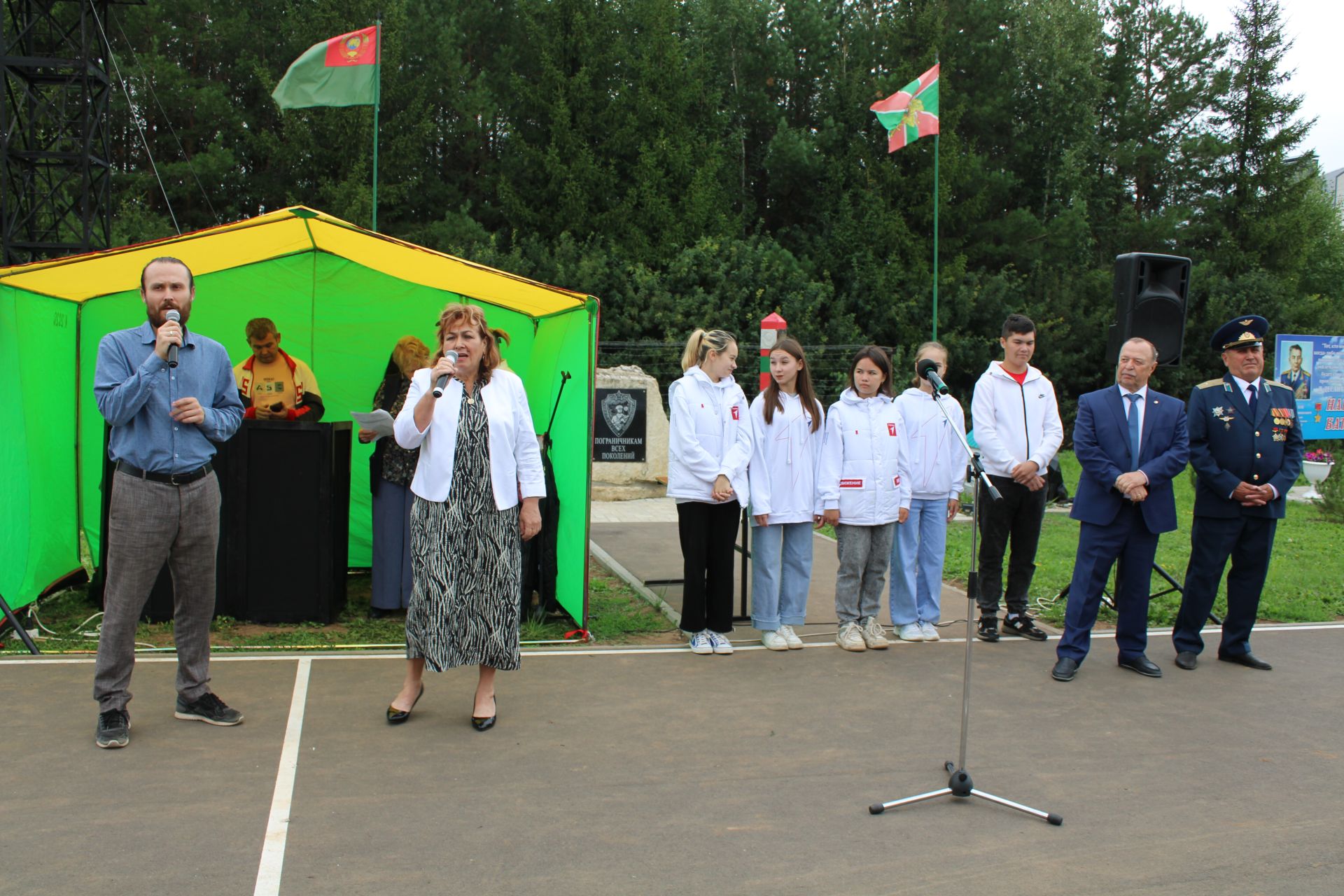 «Ансат» вертолеты озатып кала, каршы ала