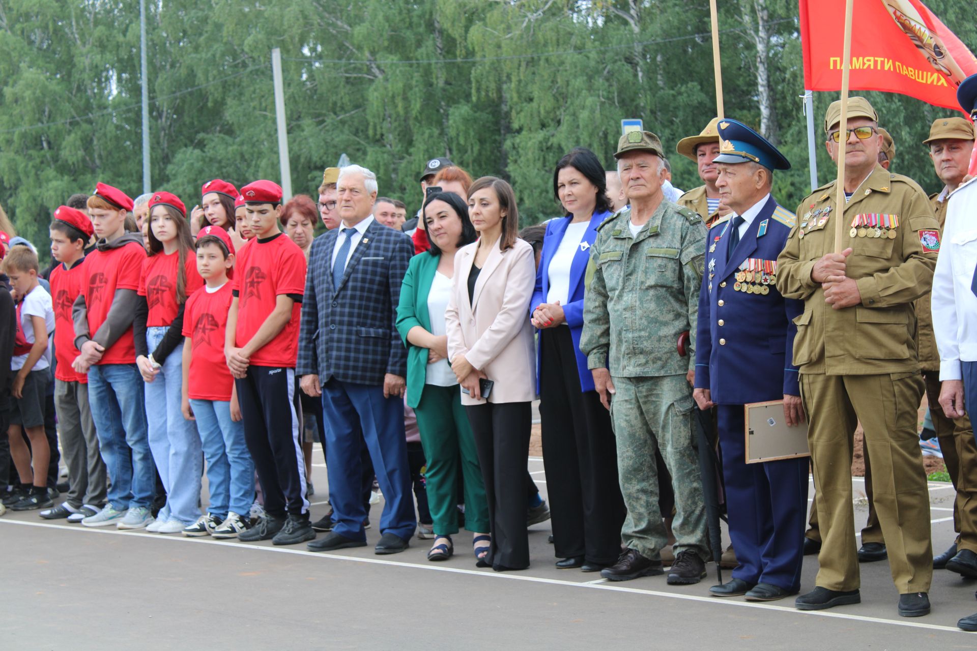 «Ансат» вертолеты озатып кала, каршы ала